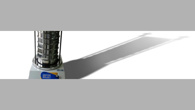 Columna de tamices sobre máquina vibratoria