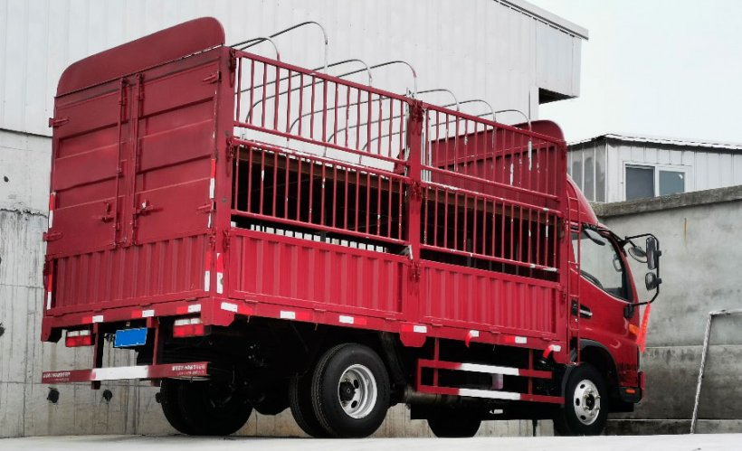 Camion per spostamento di un numero ridotto di suini. Cortesia di&nbsp;DanAg Group, Cina.
