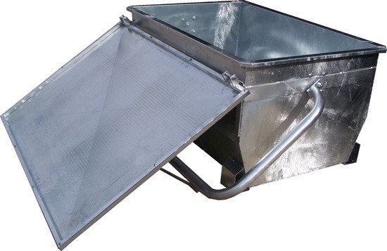 Contenitore 1500 L per raccolta carcasse - con arco (ruote opzionali) (3) Contenitore 1500 L per raccolta carcasse - con arco (ruote opzionali) (3)