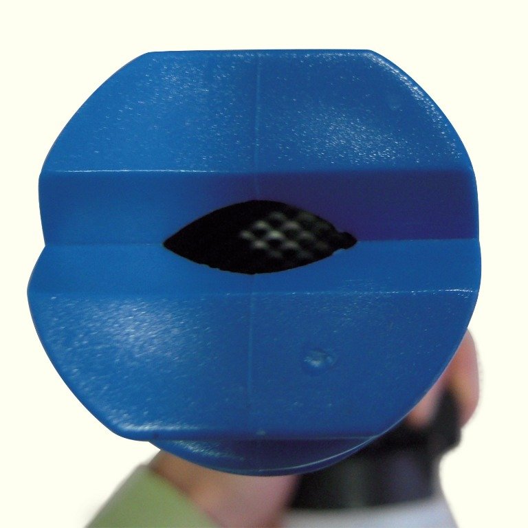 Pistola per schiumogeno 1,8 mm con contenitore da 2 litri (2) Pistola per schiumogeno 1,8 mm con contenitore da 2 litri (2)