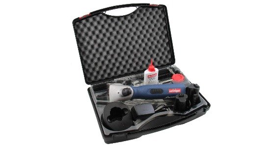 Tosatrice Heiniger Xplorer per equini e bovini con 2 batterie (2) Tosatrice Heiniger Xplorer per equini e bovini con 2 batterie (2)